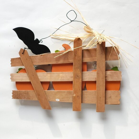 ADORABLE Friendly Pumpkin Welcome Sign Halloween Door Sign Bat Pumpkin Fence - Picture 2 of 3